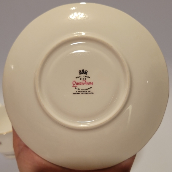 Queen Anne Bone China Tea Cup and Saucer Pattern 8532 - Picture 6 of 7